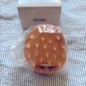 💕NIB OUAI Scalp Massager in Orange/Peach💕